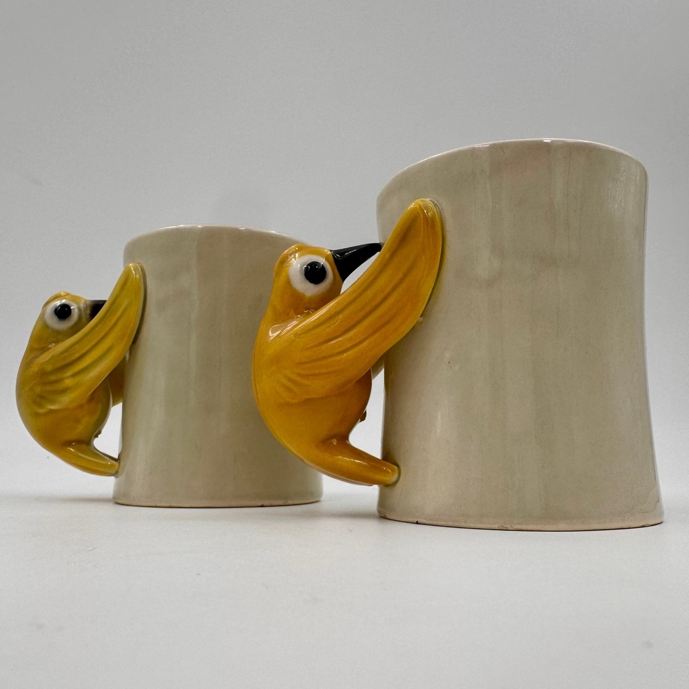 VTG Rare Handmade 1978 Ceramica de Cuernavaca Yellow Hummingbird Ceramic 2 Mugs
